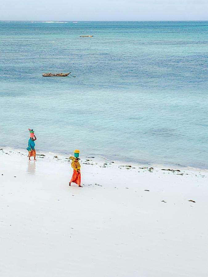 The African Paradise Beach Hotel 브웨주 외부 사진
