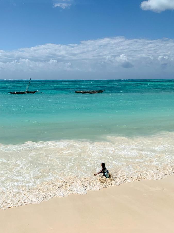 The African Paradise Beach Hotel 브웨주 외부 사진