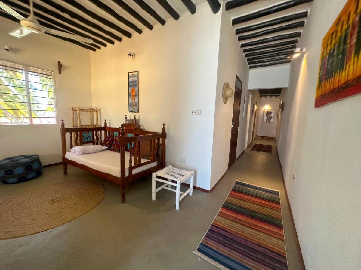 The African Paradise Beach Hotel 브웨주 외부 사진
