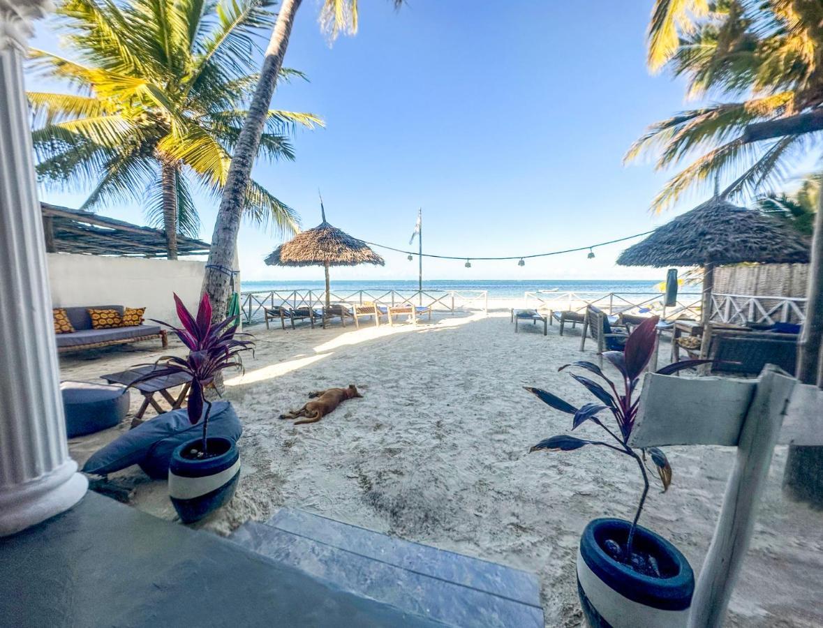 The African Paradise Beach Hotel 브웨주 외부 사진