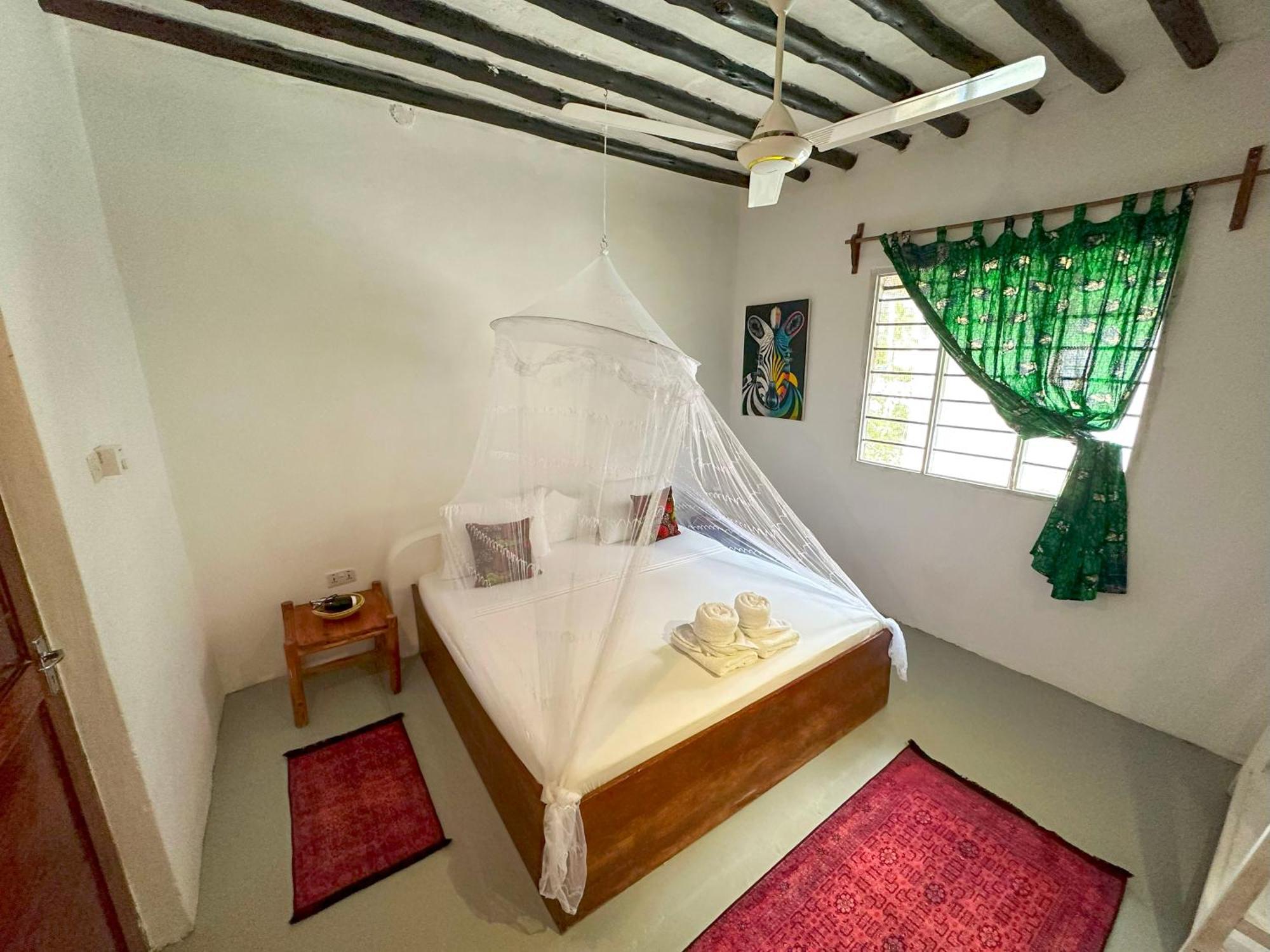 The African Paradise Beach Hotel 브웨주 외부 사진