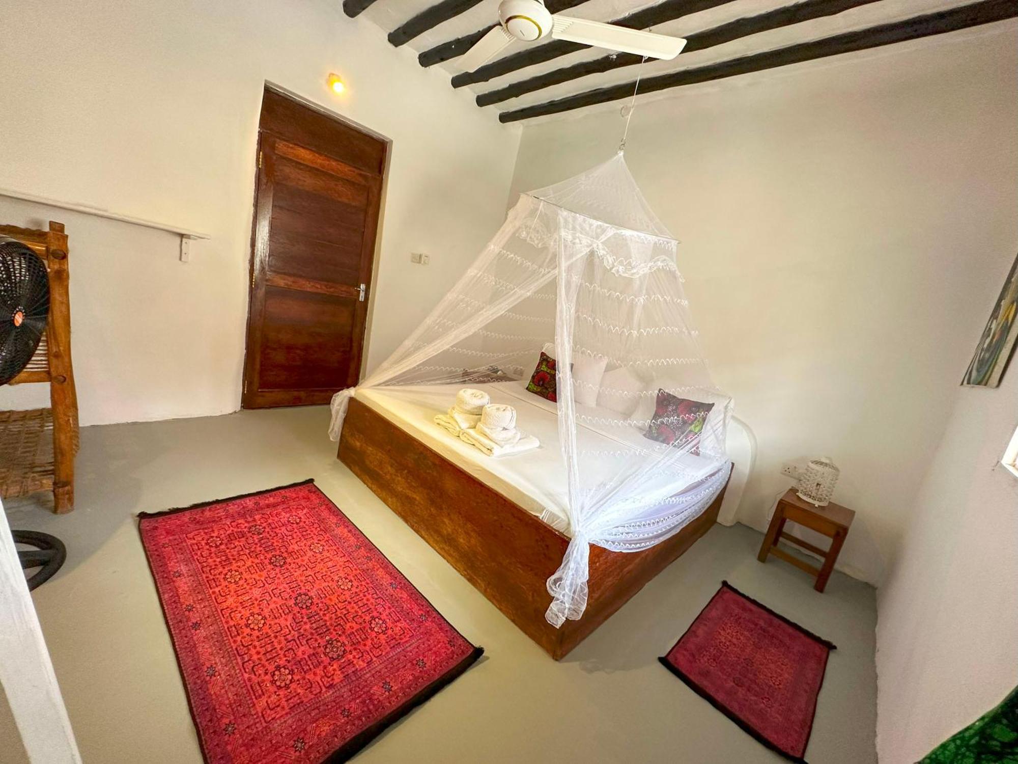 The African Paradise Beach Hotel 브웨주 외부 사진