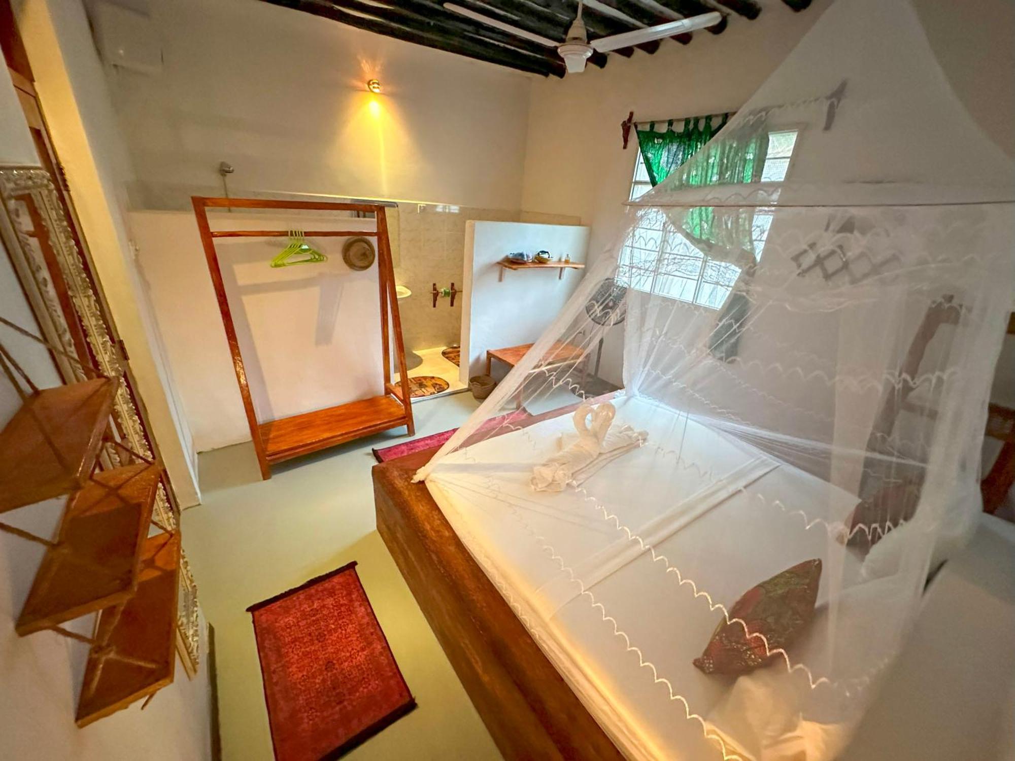 The African Paradise Beach Hotel 브웨주 외부 사진