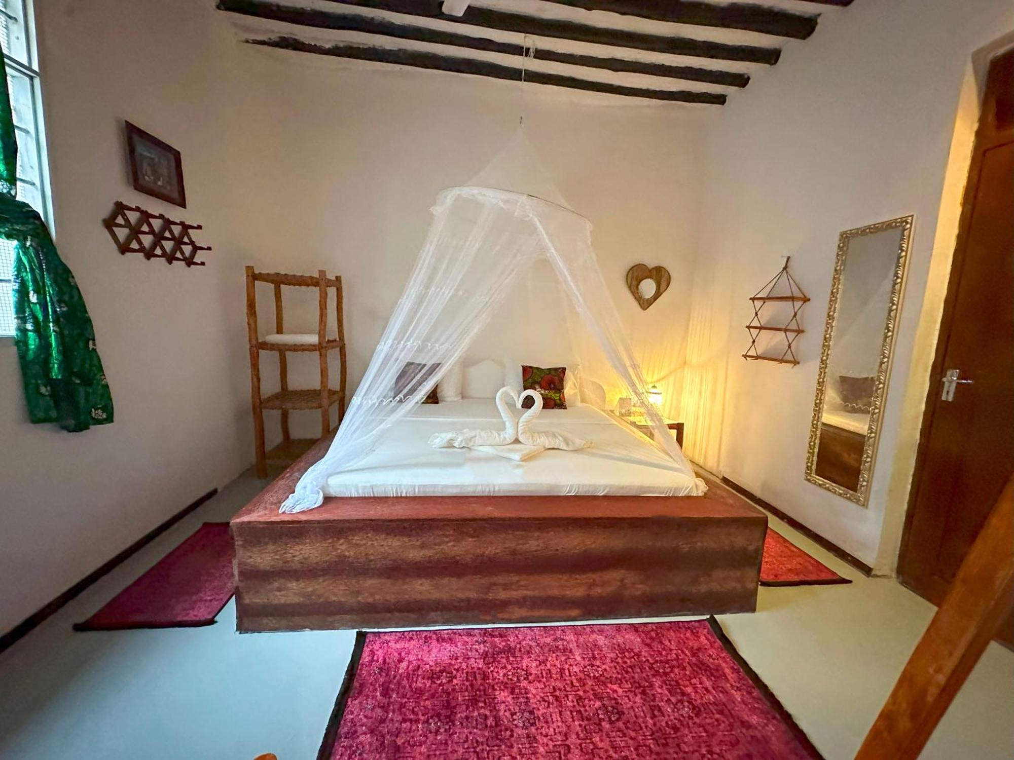 The African Paradise Beach Hotel 브웨주 외부 사진
