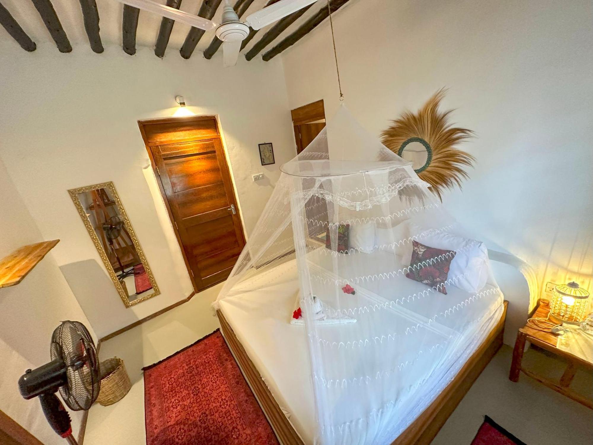The African Paradise Beach Hotel 브웨주 외부 사진