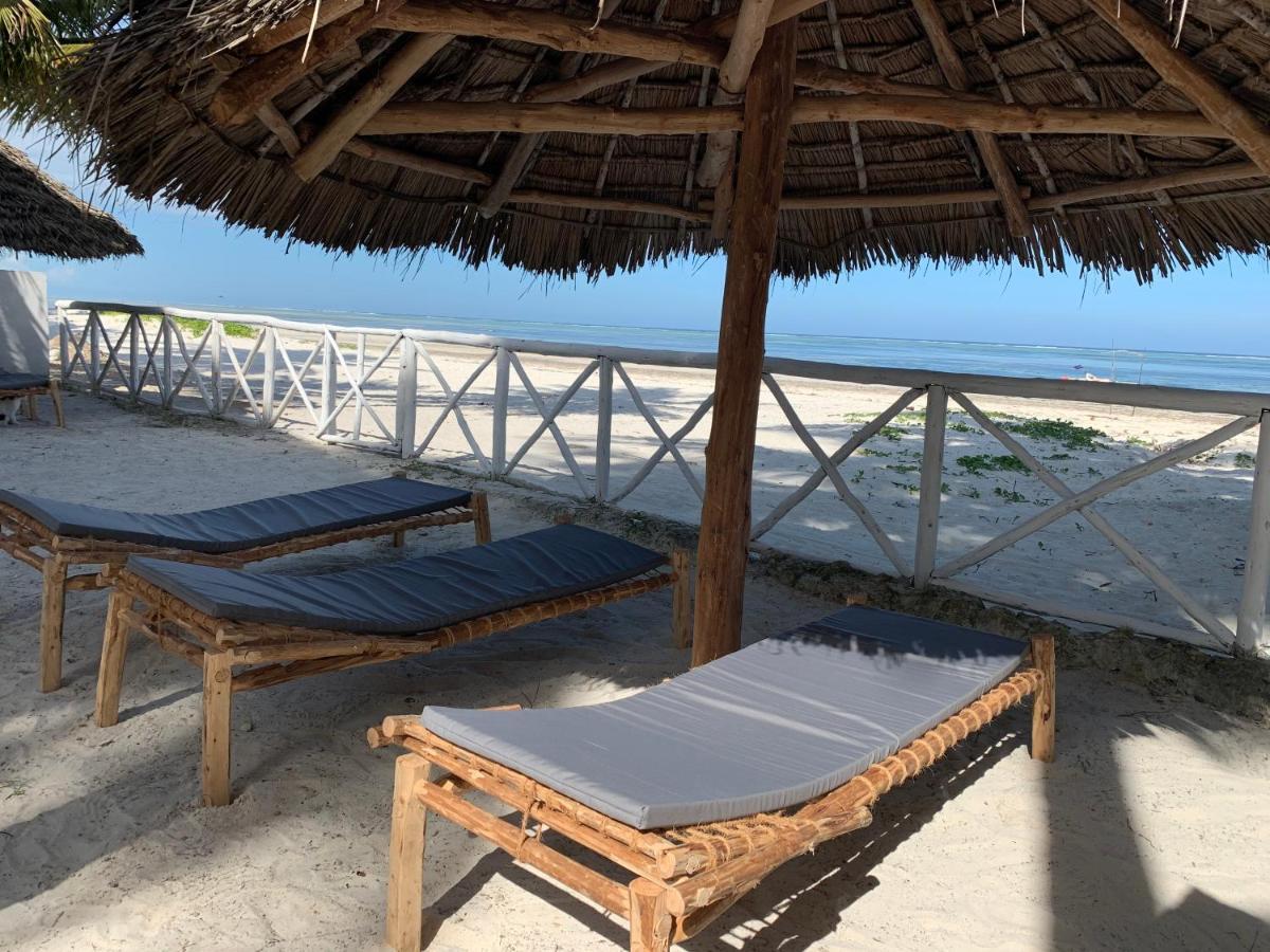 The African Paradise Beach Hotel 브웨주 외부 사진