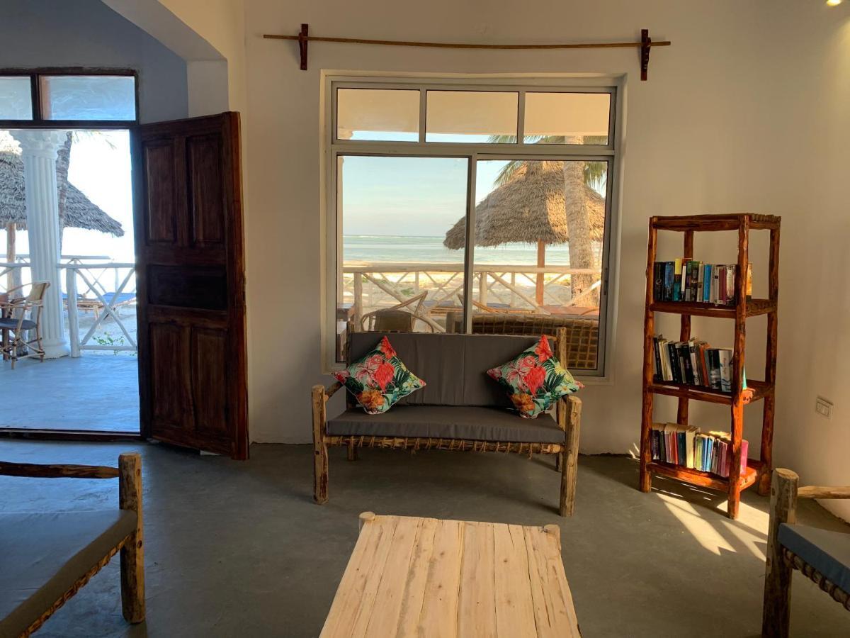The African Paradise Beach Hotel 브웨주 외부 사진