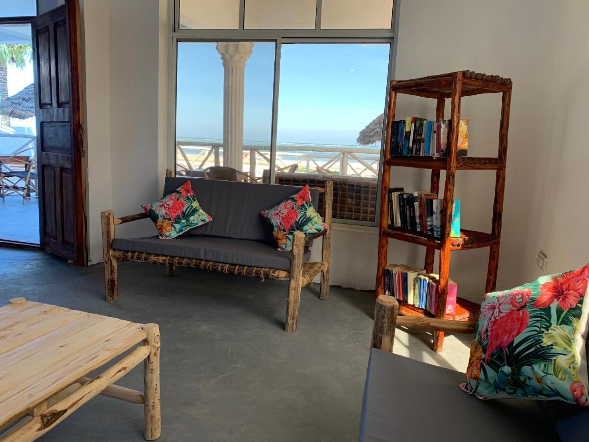 The African Paradise Beach Hotel 브웨주 외부 사진