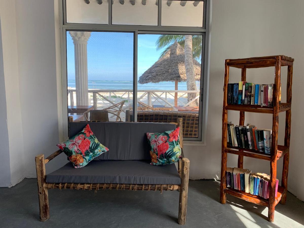 The African Paradise Beach Hotel 브웨주 외부 사진
