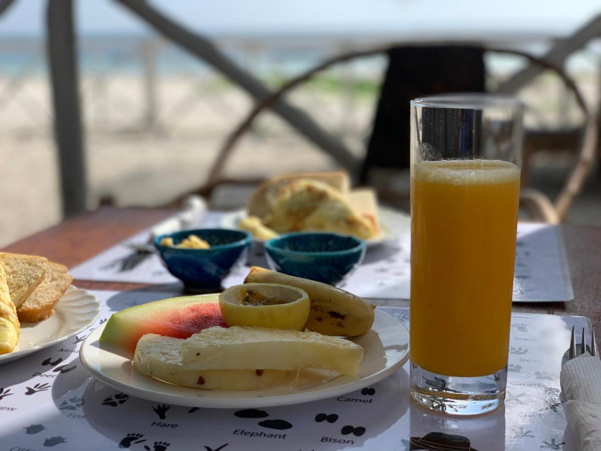 The African Paradise Beach Hotel 브웨주 외부 사진
