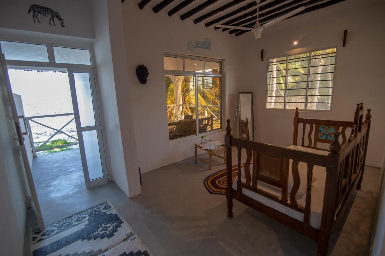 The African Paradise Beach Hotel 브웨주 외부 사진